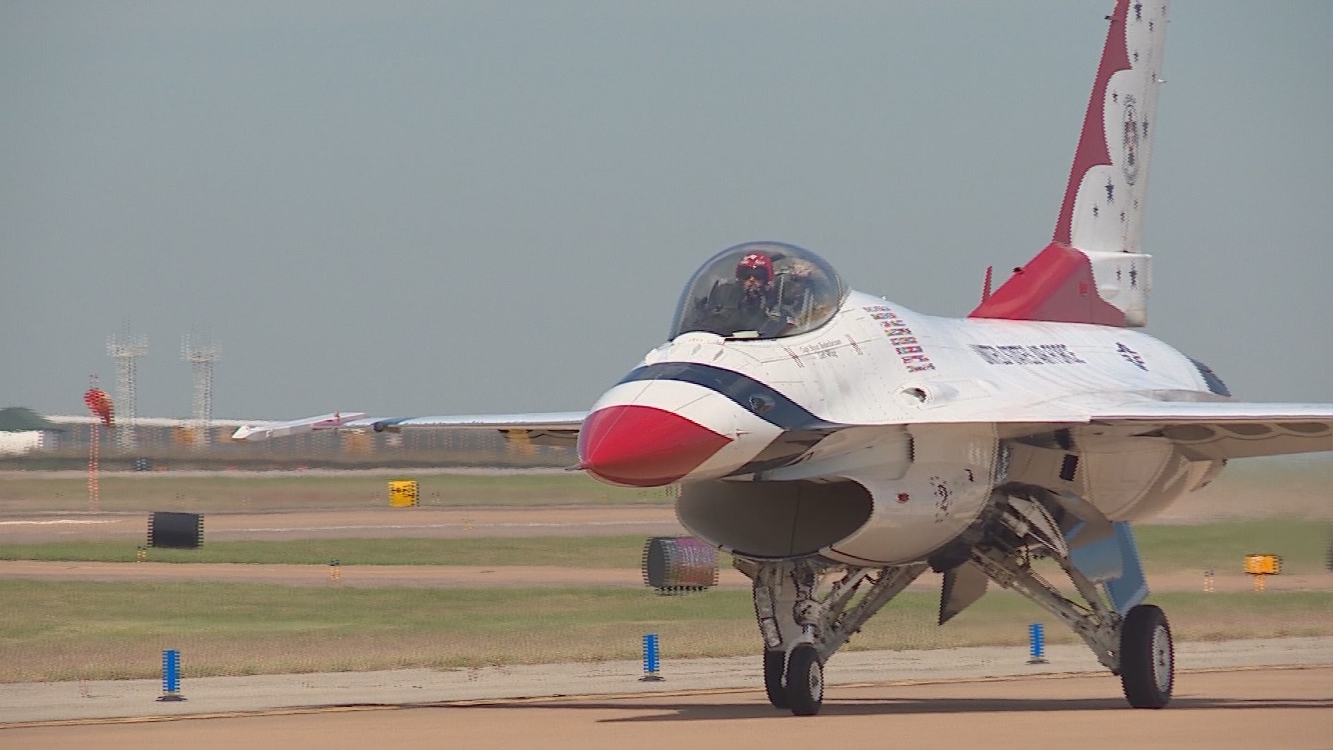 Thunderbirds arrive in Fort Worth for air show